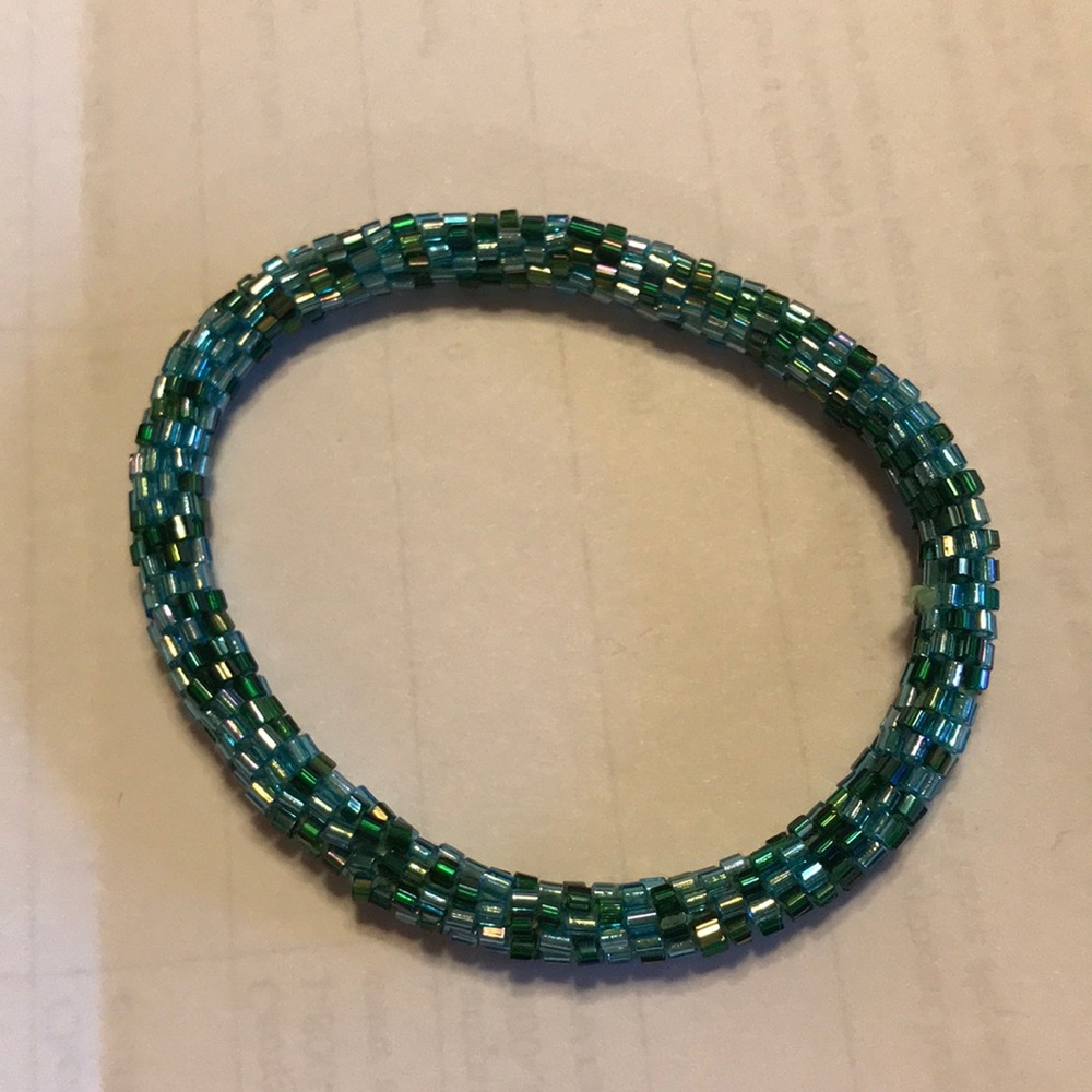 Lily and Laura Bracelet 💚💙💚